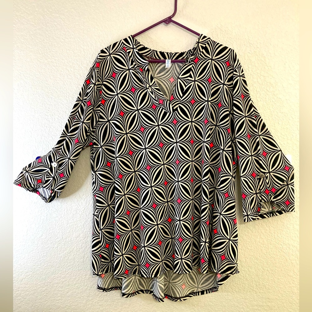 Paisley Grace 3/4 sleeve geometric design blouse